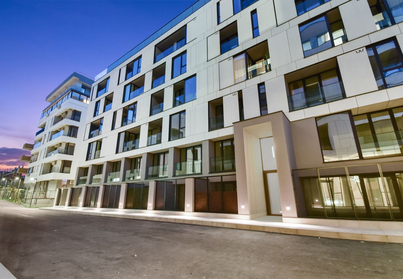 Studio in Bucharest - Elegant Studio in Win Herastrau