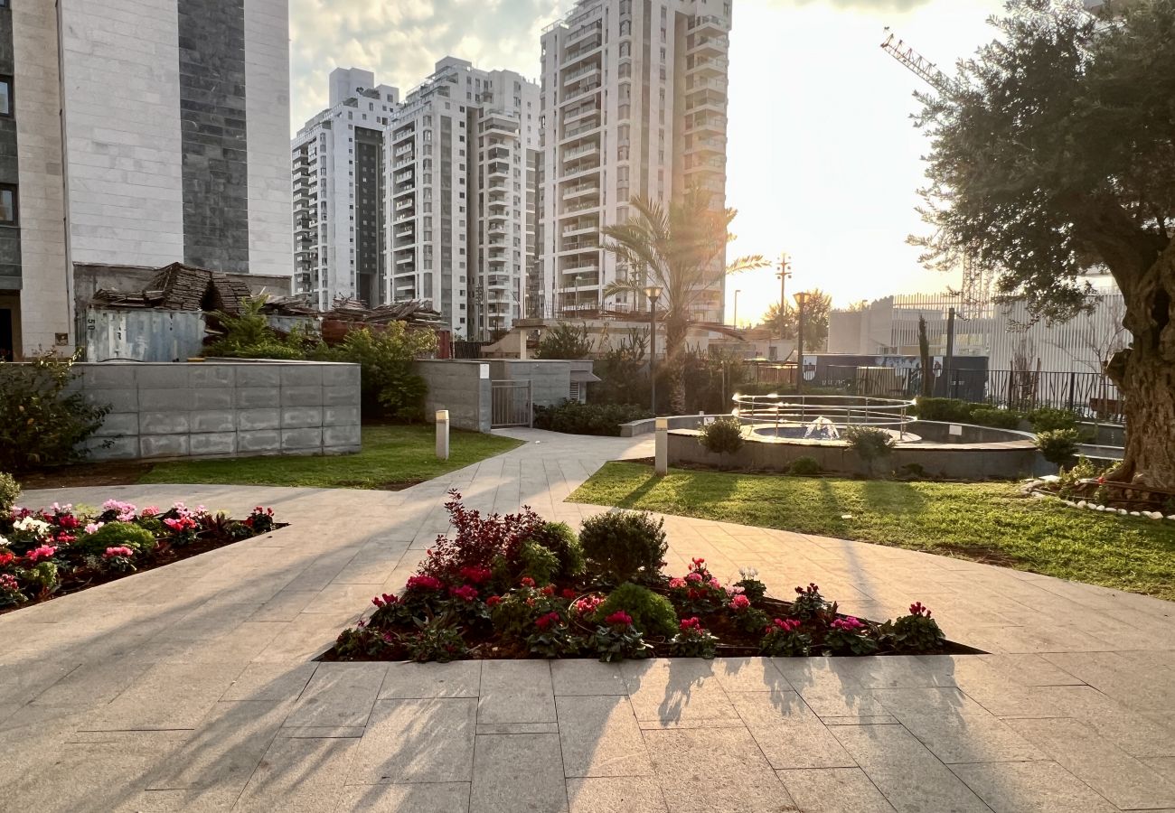 Apartment in Holon - Deluxe Apt & Terrace with City Overview by FeelHome