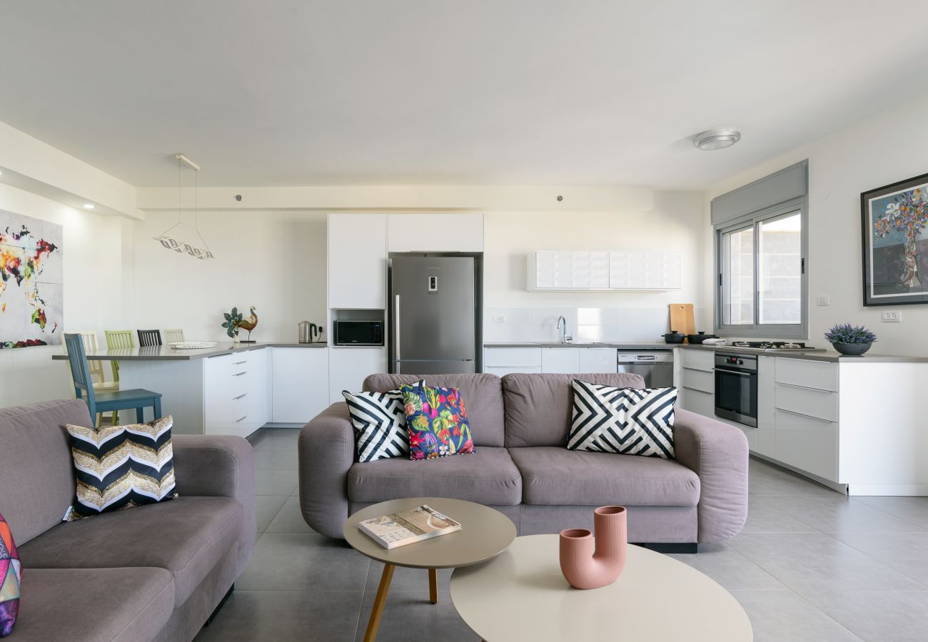 Apartment in Holon - Deluxe Apt & Terrace with City Overview by FeelHome