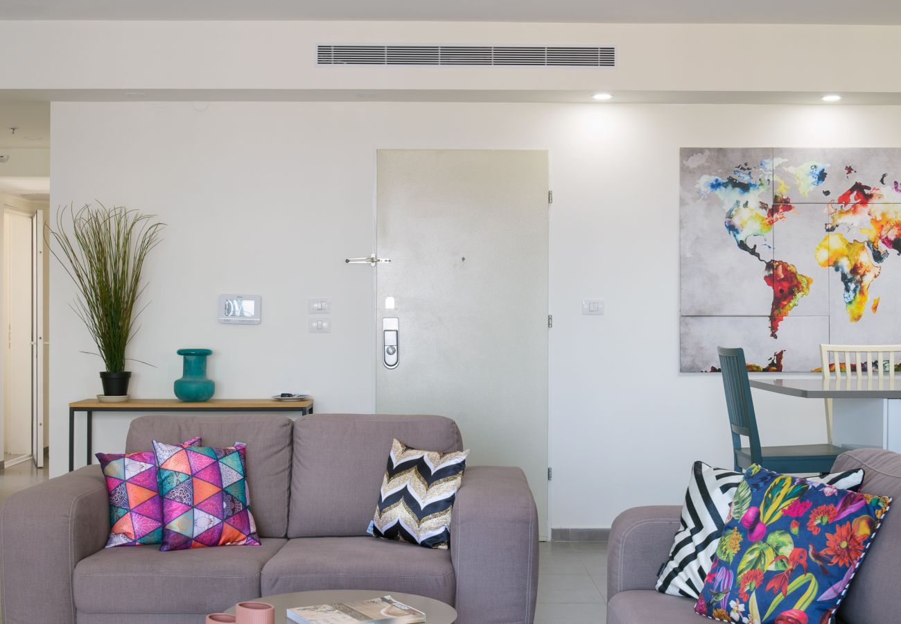 Apartment in Holon - Deluxe Apt & Terrace with City Overview by FeelHome