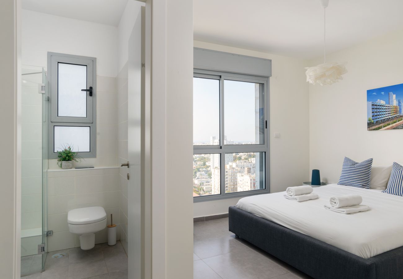 Apartment in Holon - Deluxe Apt & Terrace with City Overview by FeelHome