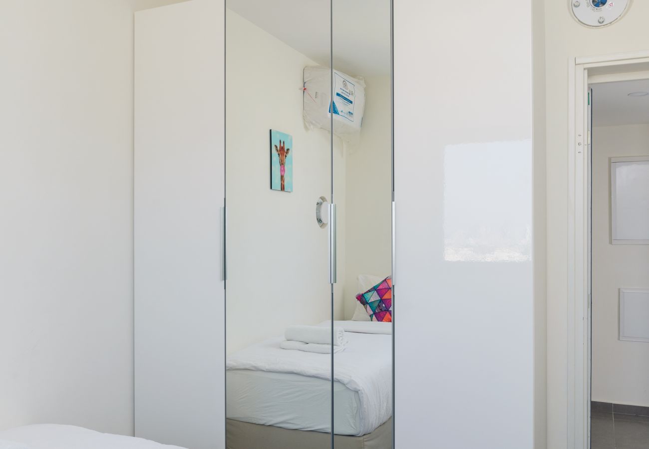 Apartment in Holon - Deluxe Apt & Terrace with City Overview by FeelHome