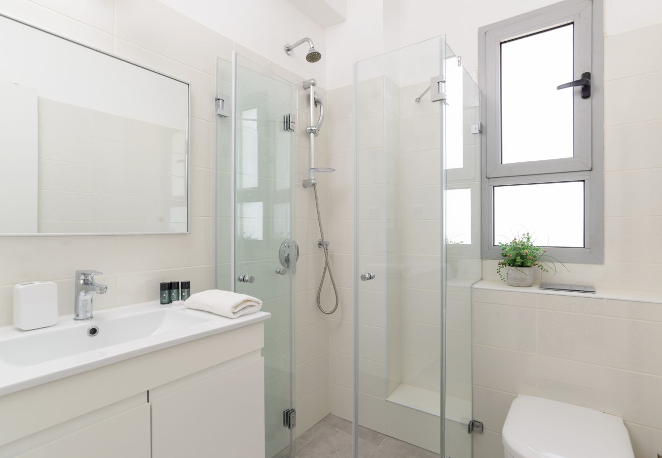 Apartment in Holon - Deluxe Apt & Terrace with City Overview by FeelHome