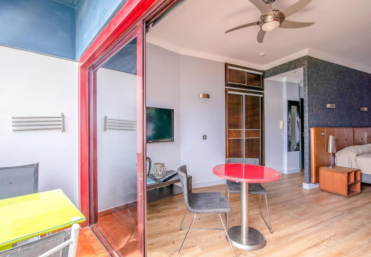 Apartment in Las Palmas de Gran Canaria - Lightbooking Canteras Beach Sea view 