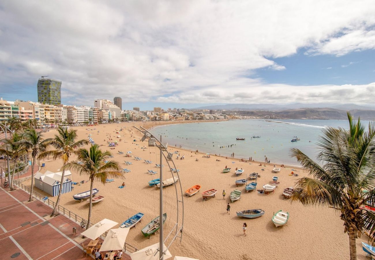 Apartment in Las Palmas de Gran Canaria - Lightbooking Canteras Beach Sea view 