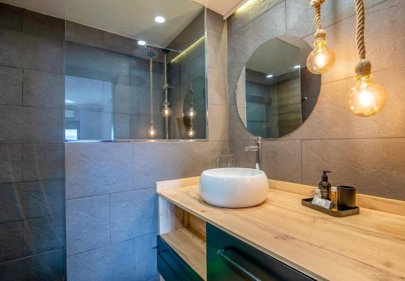 Apartment in Las Palmas de Gran Canaria - Lightbooking Canteras Beach Sea view 