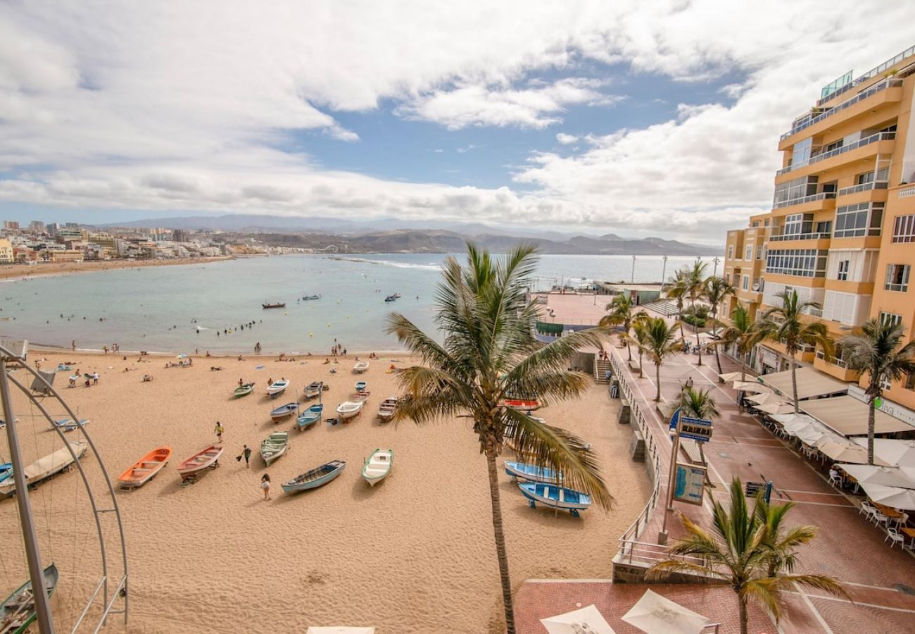Apartment in Las Palmas de Gran Canaria - Lightbooking Canteras Beach Sea view 