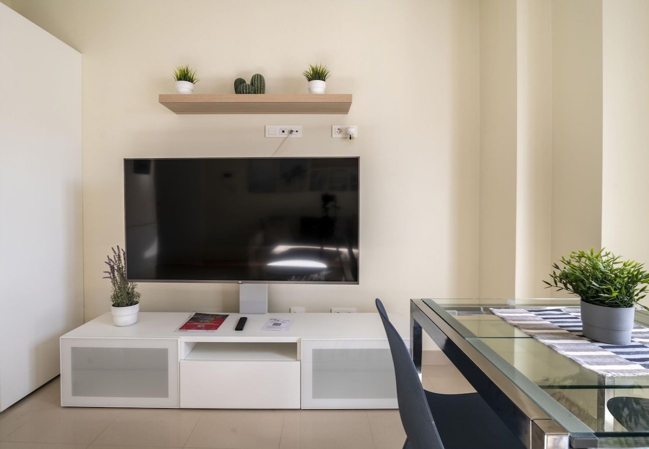 Apartment in Las Palmas de Gran Canaria - Nuevos Lightbooking Livian Suites Las Palmas 4 B 