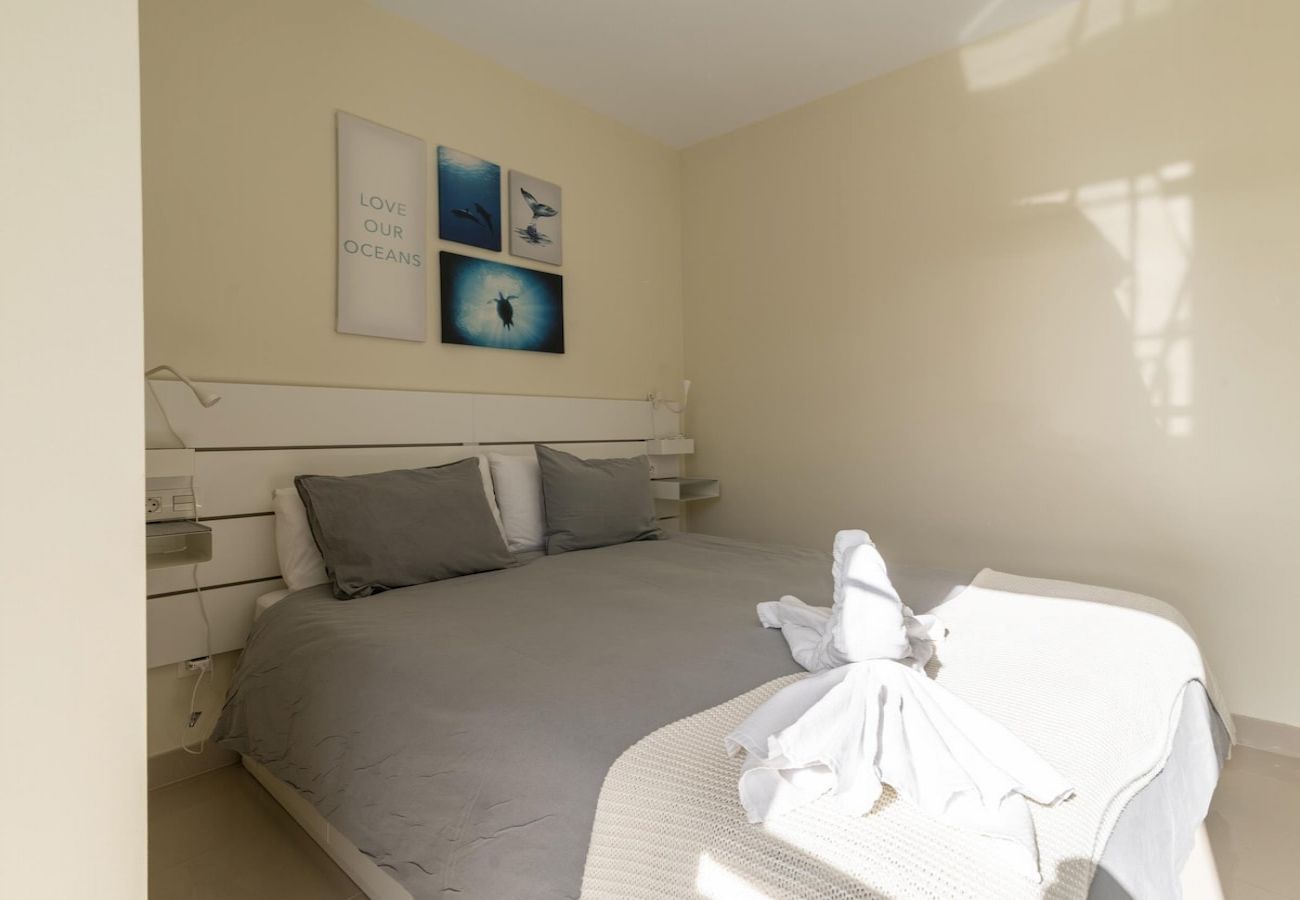 Apartment in Las Palmas de Gran Canaria - Nuevos Lightbooking Livian Suites Las Palmas 4 B 