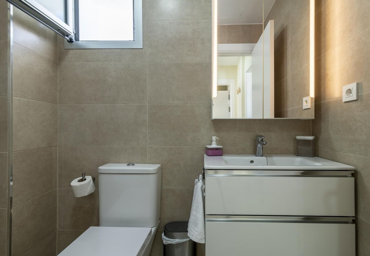 Apartment in Las Palmas de Gran Canaria - Nuevos Lightbooking Livian Suites Las Palmas 4 B 