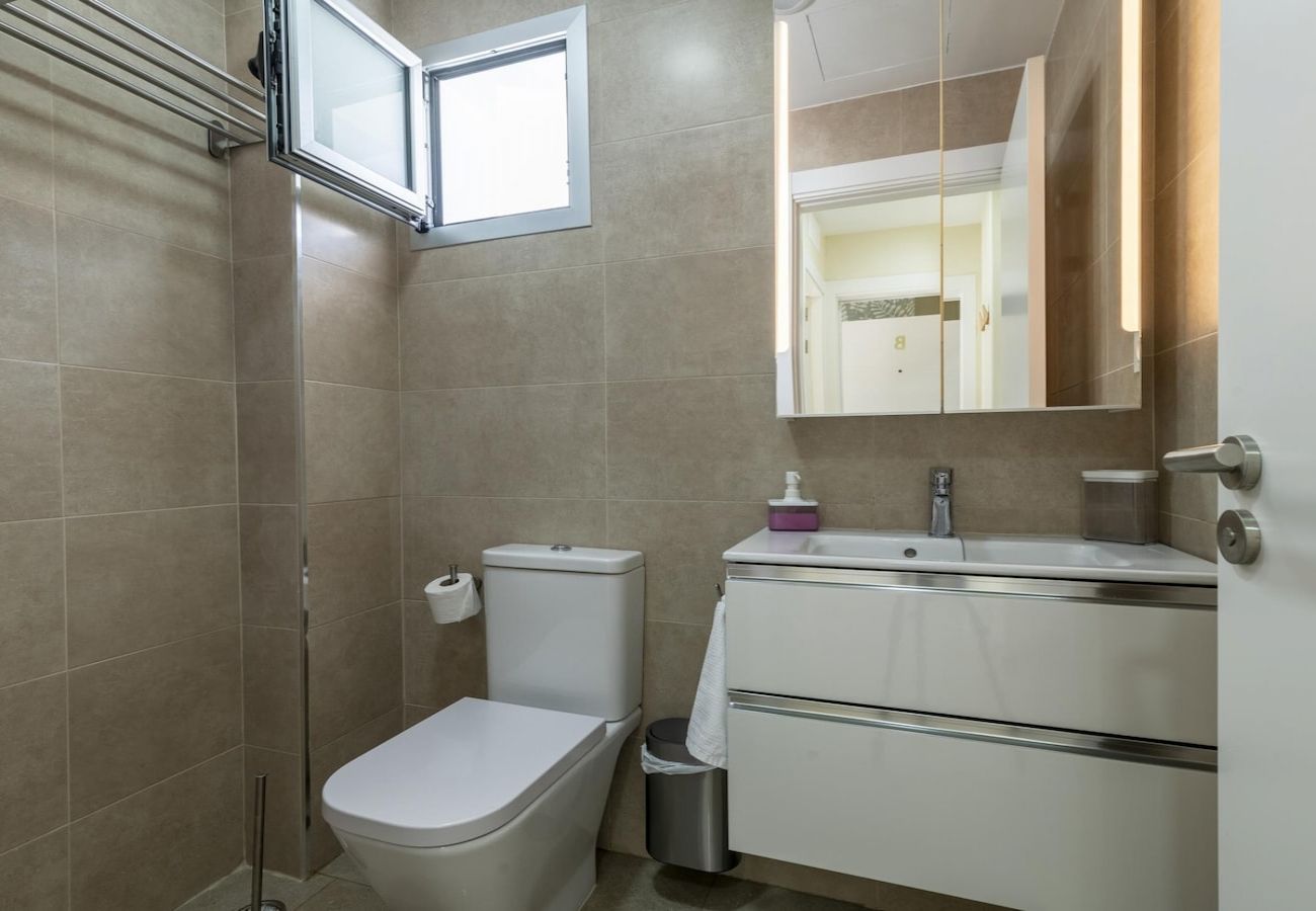 Apartment in Las Palmas de Gran Canaria - Nuevos Lightbooking Livian Suites Las Palmas 4 B 