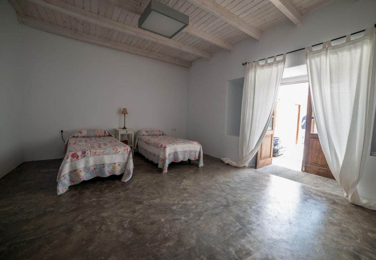 House in Haría - Lightbooking Haría Lanzarote 