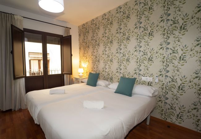 Apartment in Granada - Lightbooking El Realejo Granada 