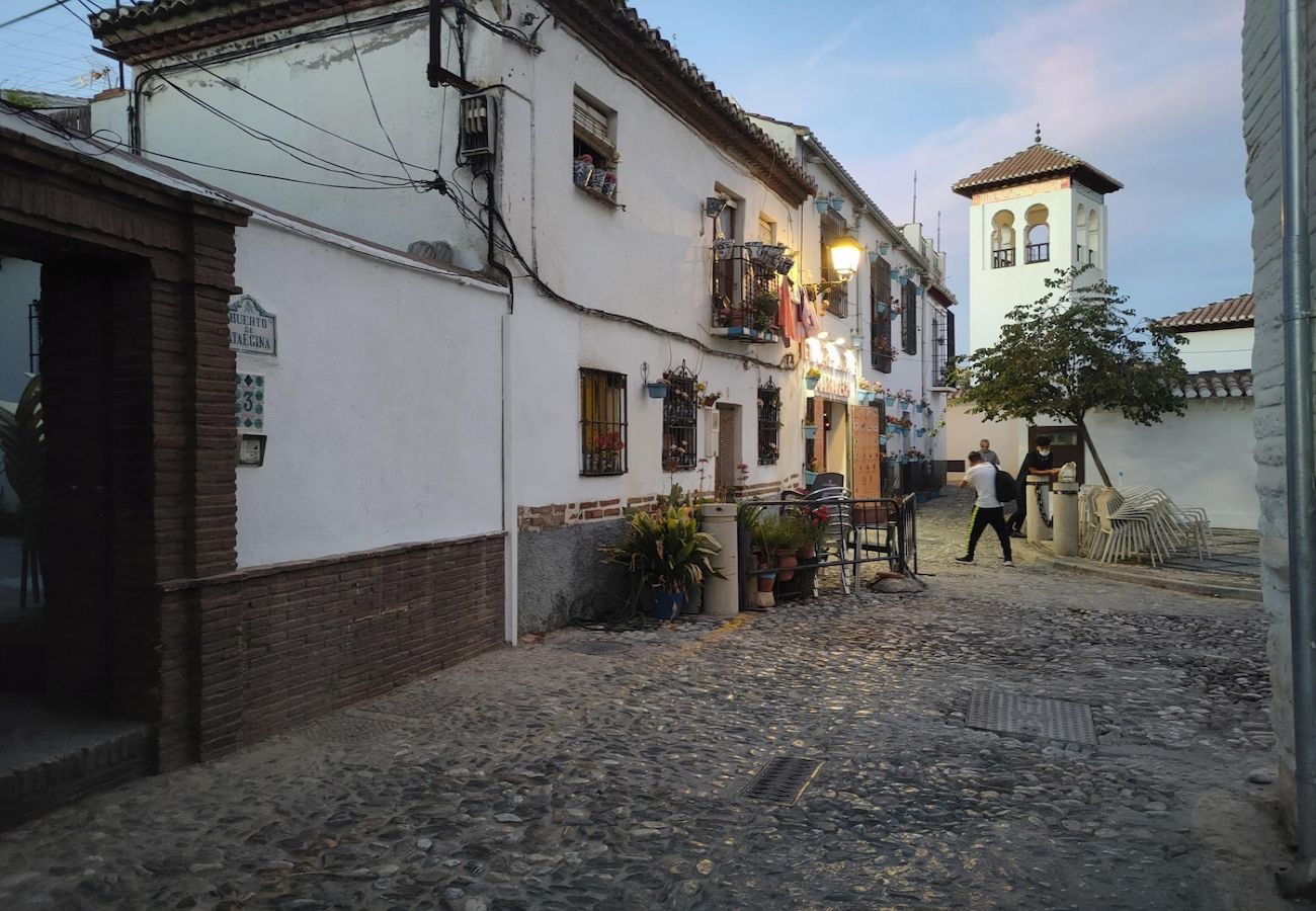 Apartment in Granada - Lightbooking El Realejo Granada 