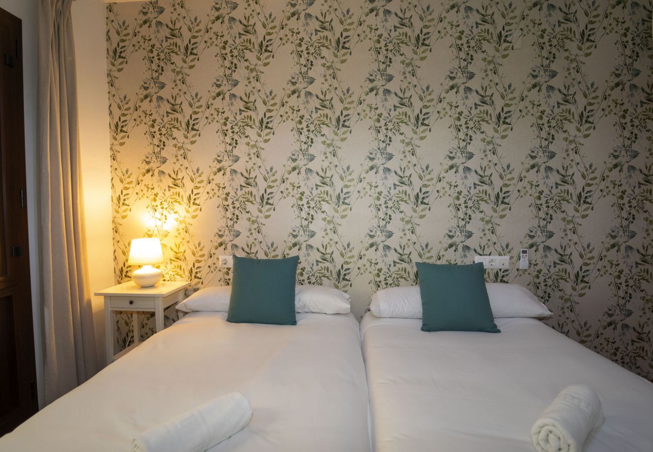 Apartment in Granada - Lightbooking El Realejo Granada 