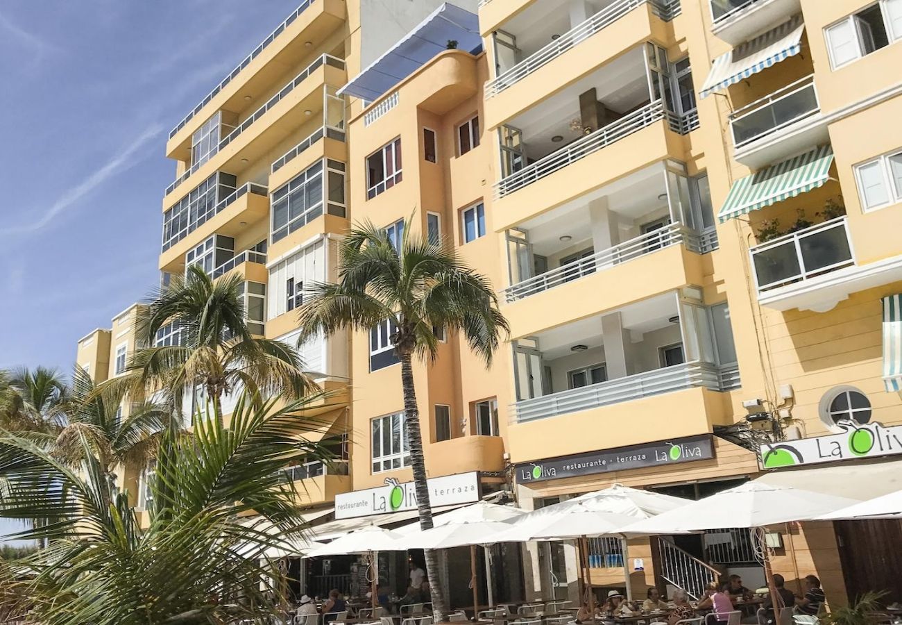 Apartment in Las Palmas de Gran Canaria - Lightbooking Las Palmas Canteras Beach 