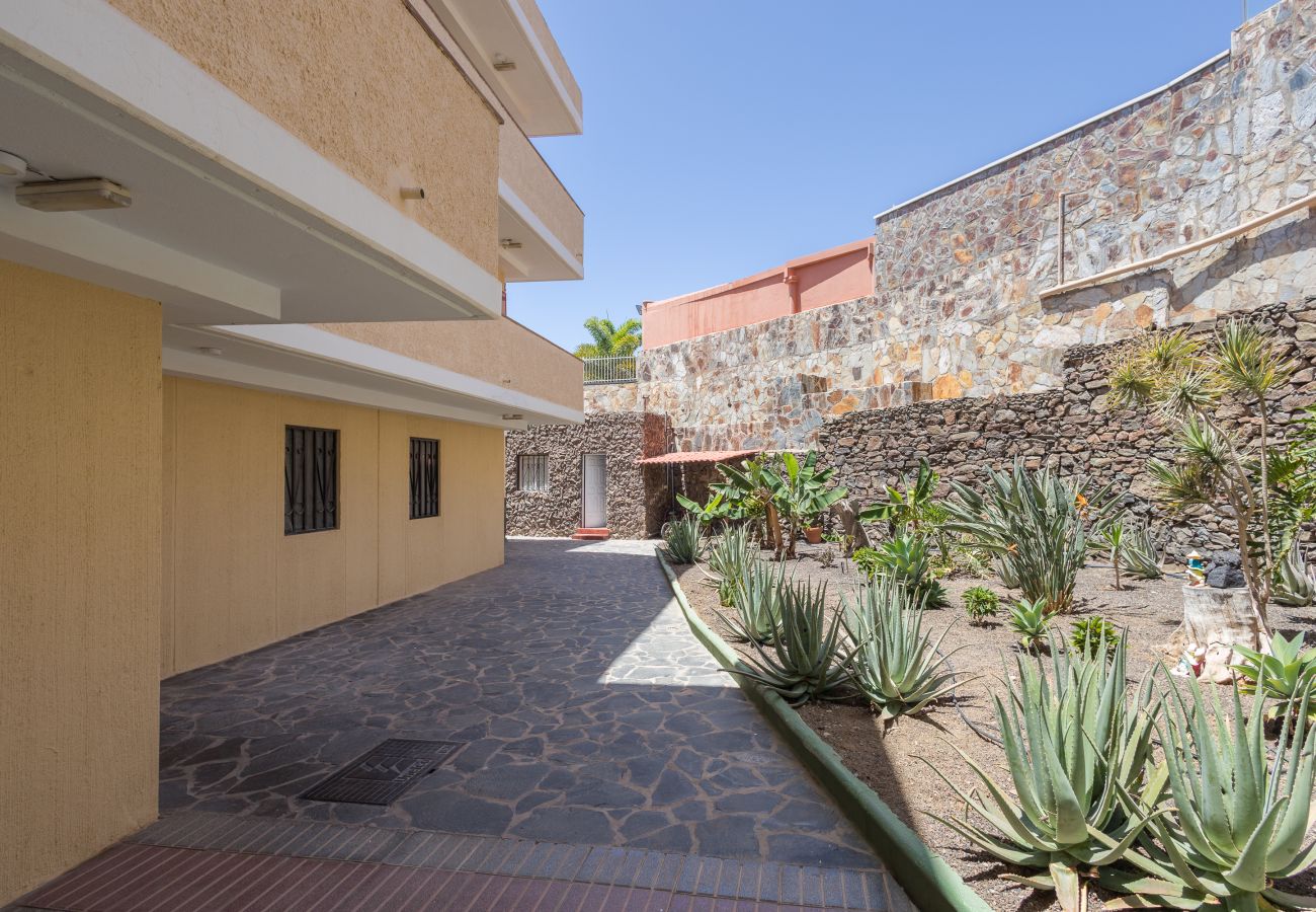 Apartment in San Bartolomé de Tirajana - Lightbooking San Agustin Montenegro 