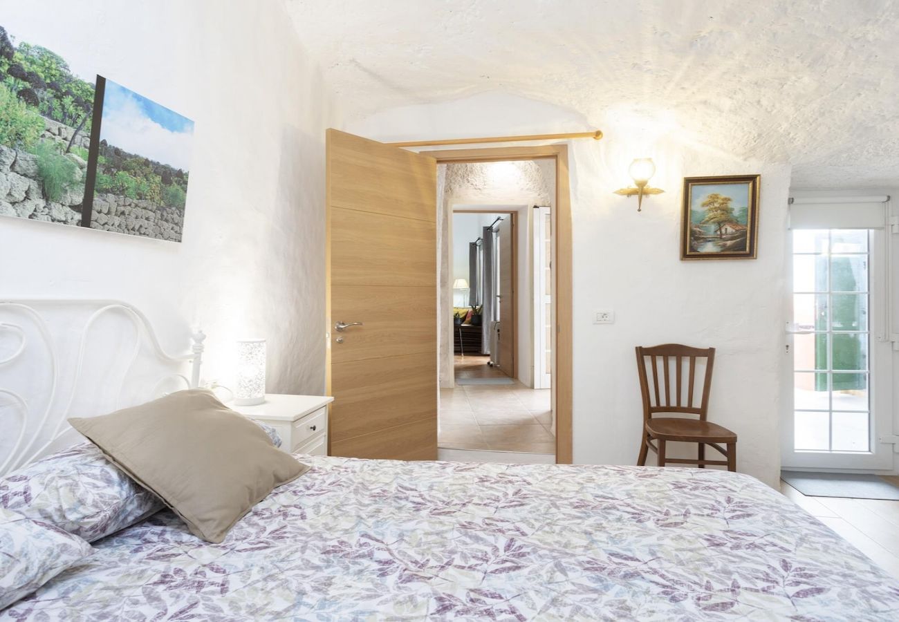 House in Güimar - Lightbooking Cave house Las Teresitas Tenerife 