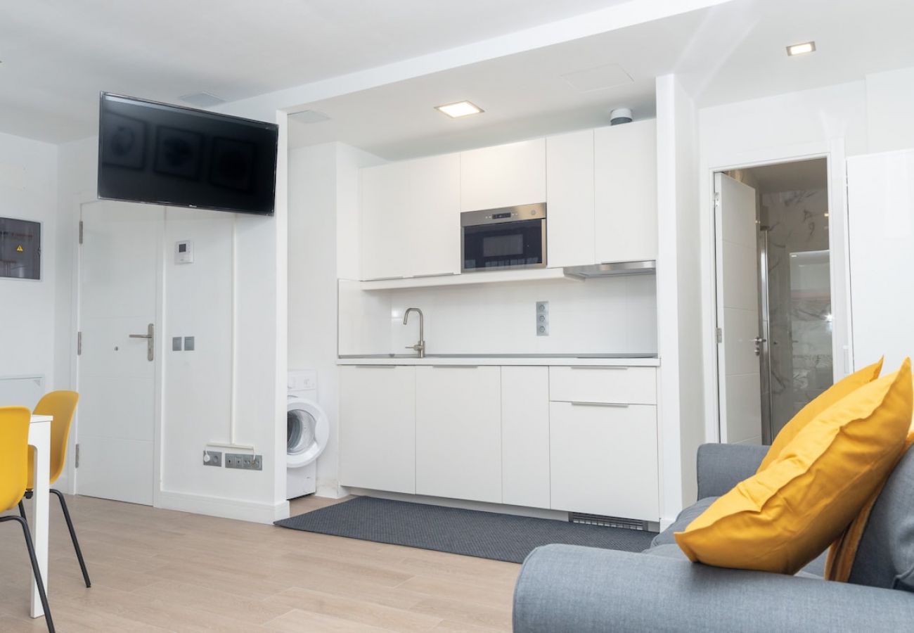 Apartment in Las Palmas de Gran Canaria - Lightbooking Canteras Beach Studio 