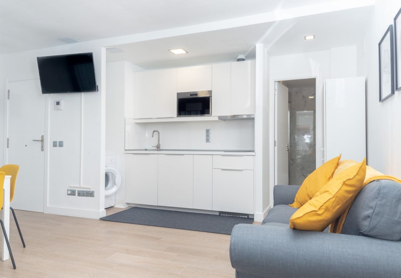 Apartment in Las Palmas de Gran Canaria - Lightbooking Canteras Beach Studio 