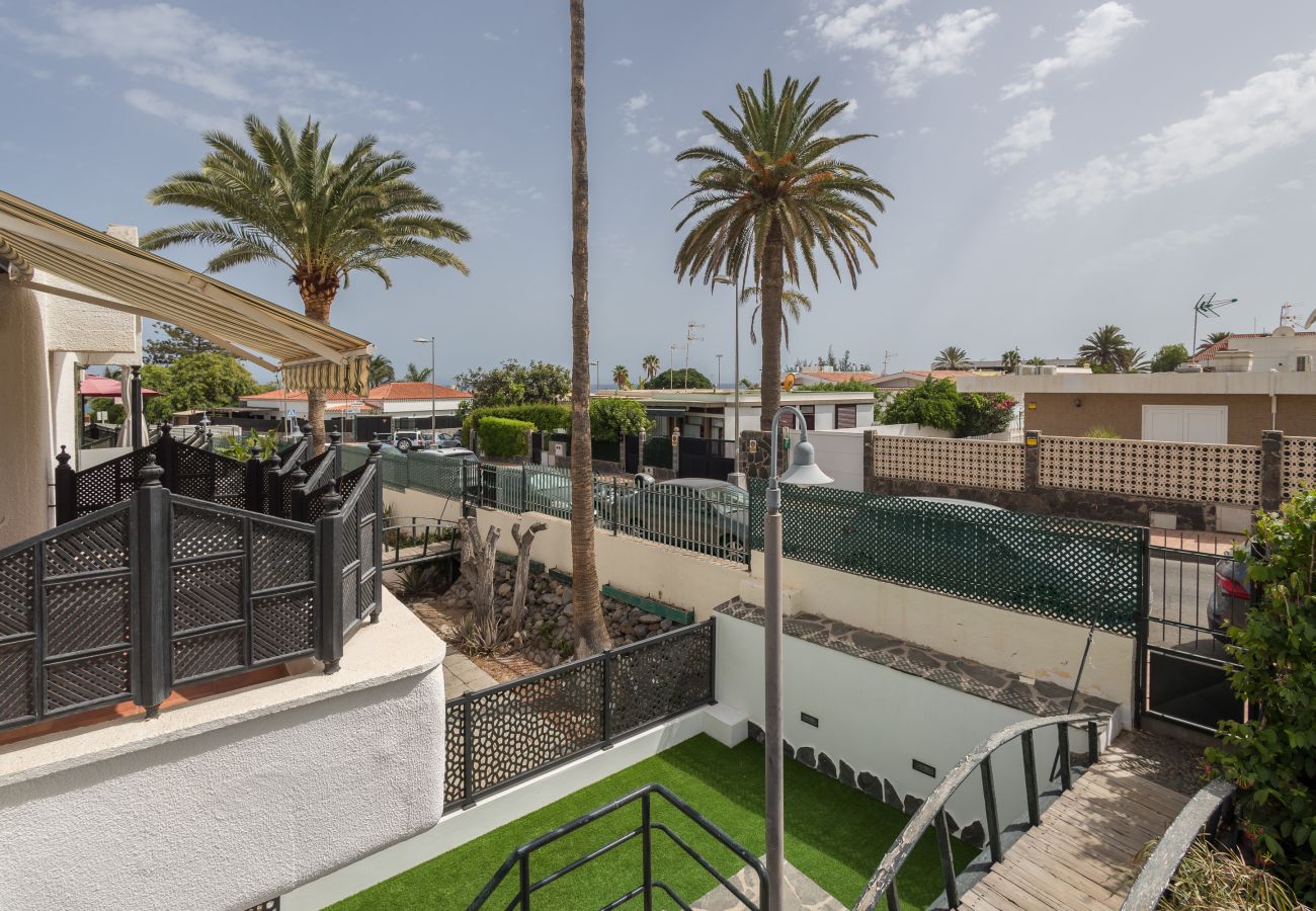 Apartment in San Bartolomé de Tirajana - Lightbooking San Agustín next to the beaches 