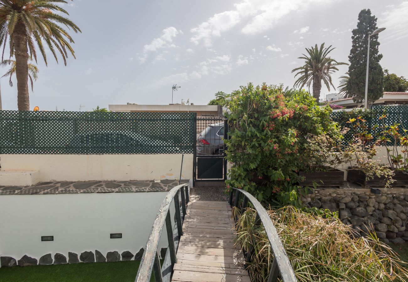 Apartment in San Bartolomé de Tirajana - Lightbooking San Agustín next to the beaches 
