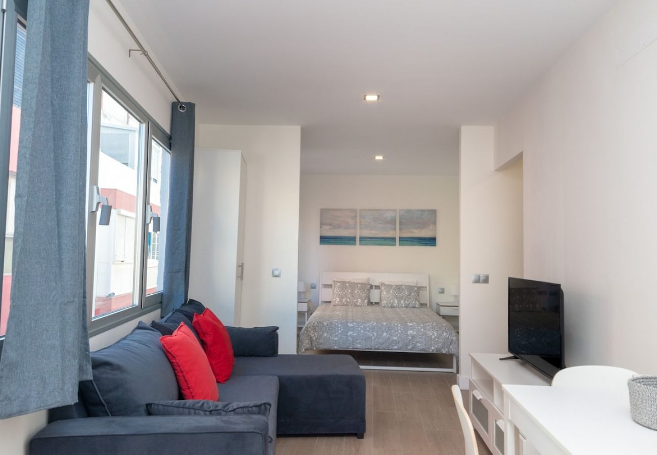 Apartment in Las Palmas de Gran Canaria - Lightbooking Canteras Beach Studio 