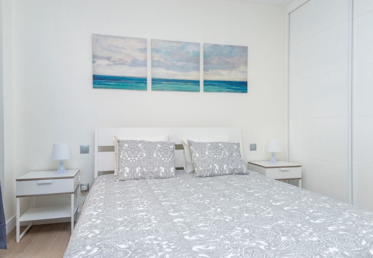 Apartment in Las Palmas de Gran Canaria - Lightbooking Canteras Beach Studio 