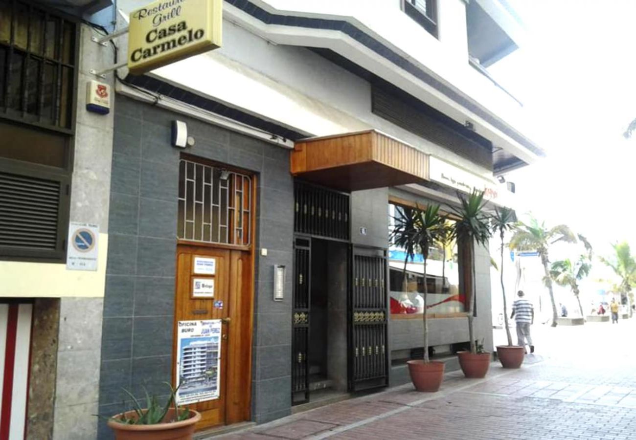Residence in Las Palmas de Gran Canaria - Lightbooking Las Palmas Canteras Beach 
