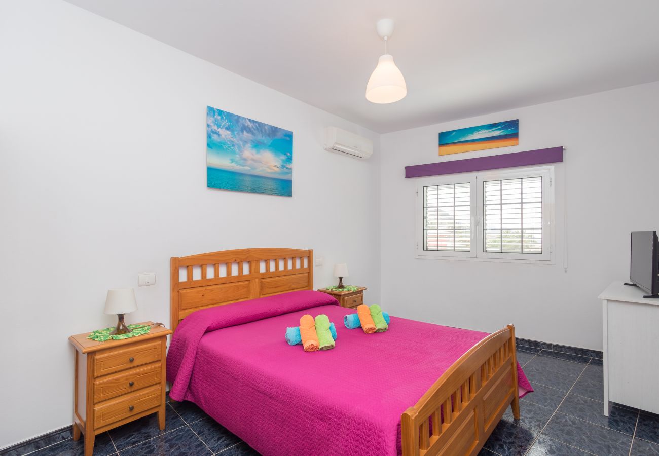 House in San Nicolas de Tolentino - Lightbooking Tasarte 