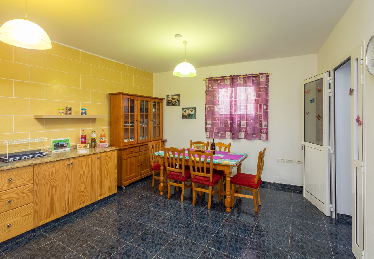 House in San Nicolas de Tolentino - Lightbooking Tasarte 