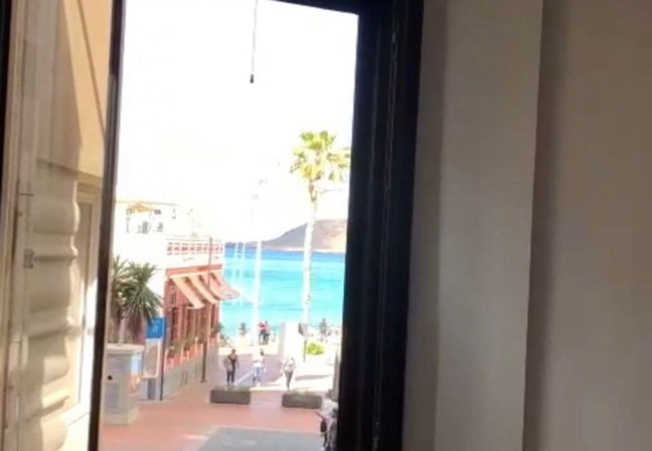 Apartment in Las Palmas de Gran Canaria - Lightbooking Tonina Canteras Beach 