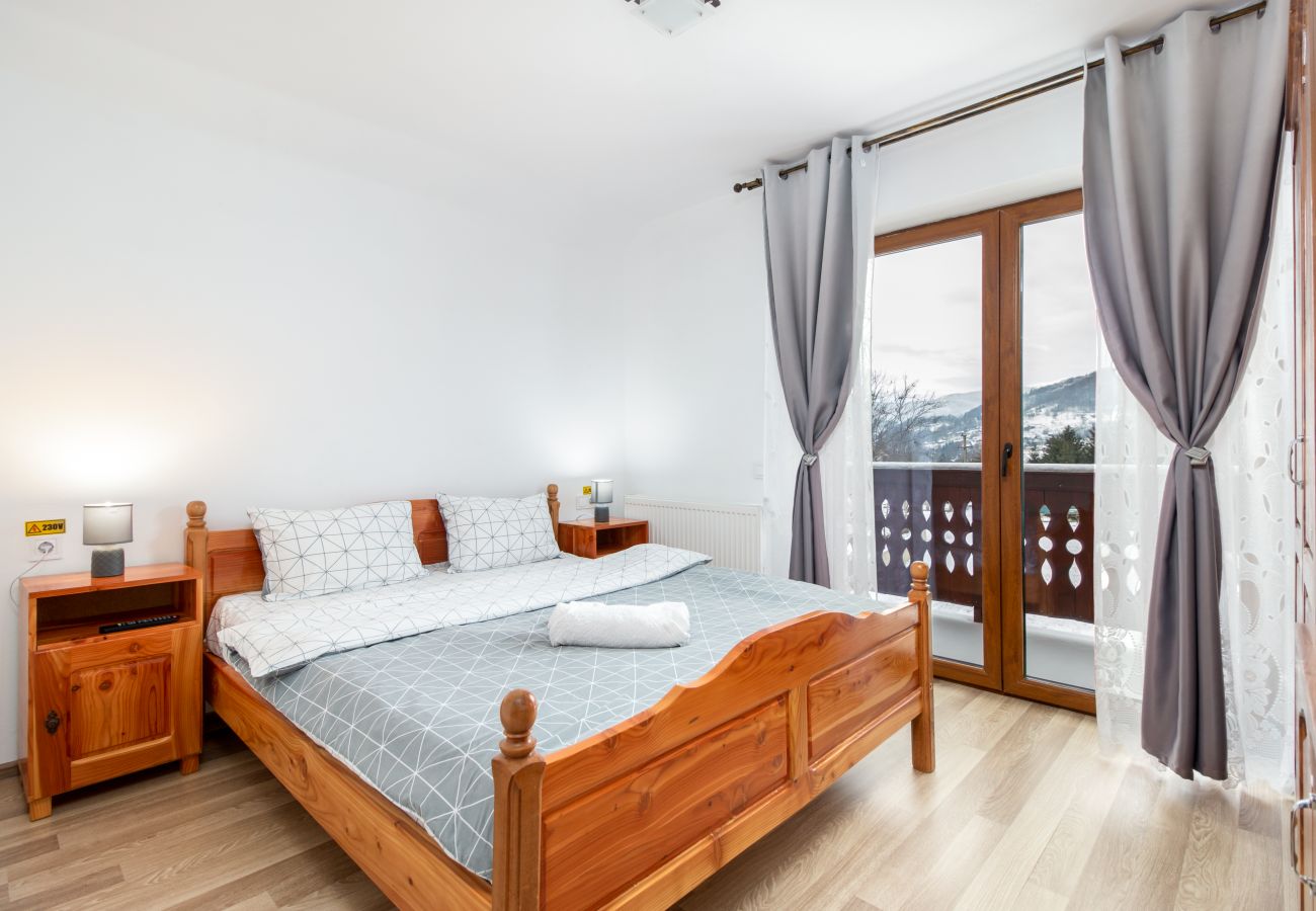 Rent by room in Vidra - Pensiunea Cascada C1