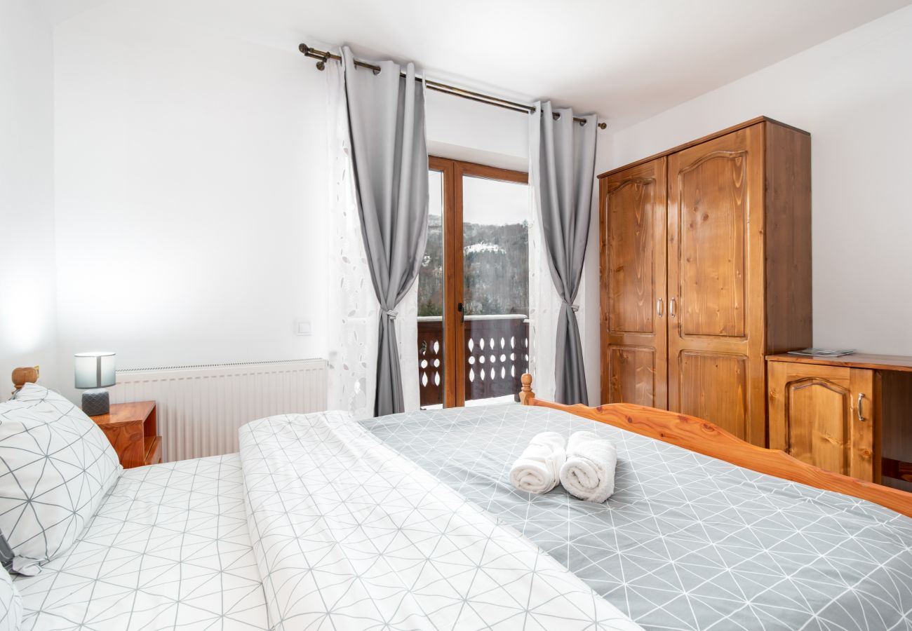 Rent by room in Vidra - Pensiunea Cascada C1