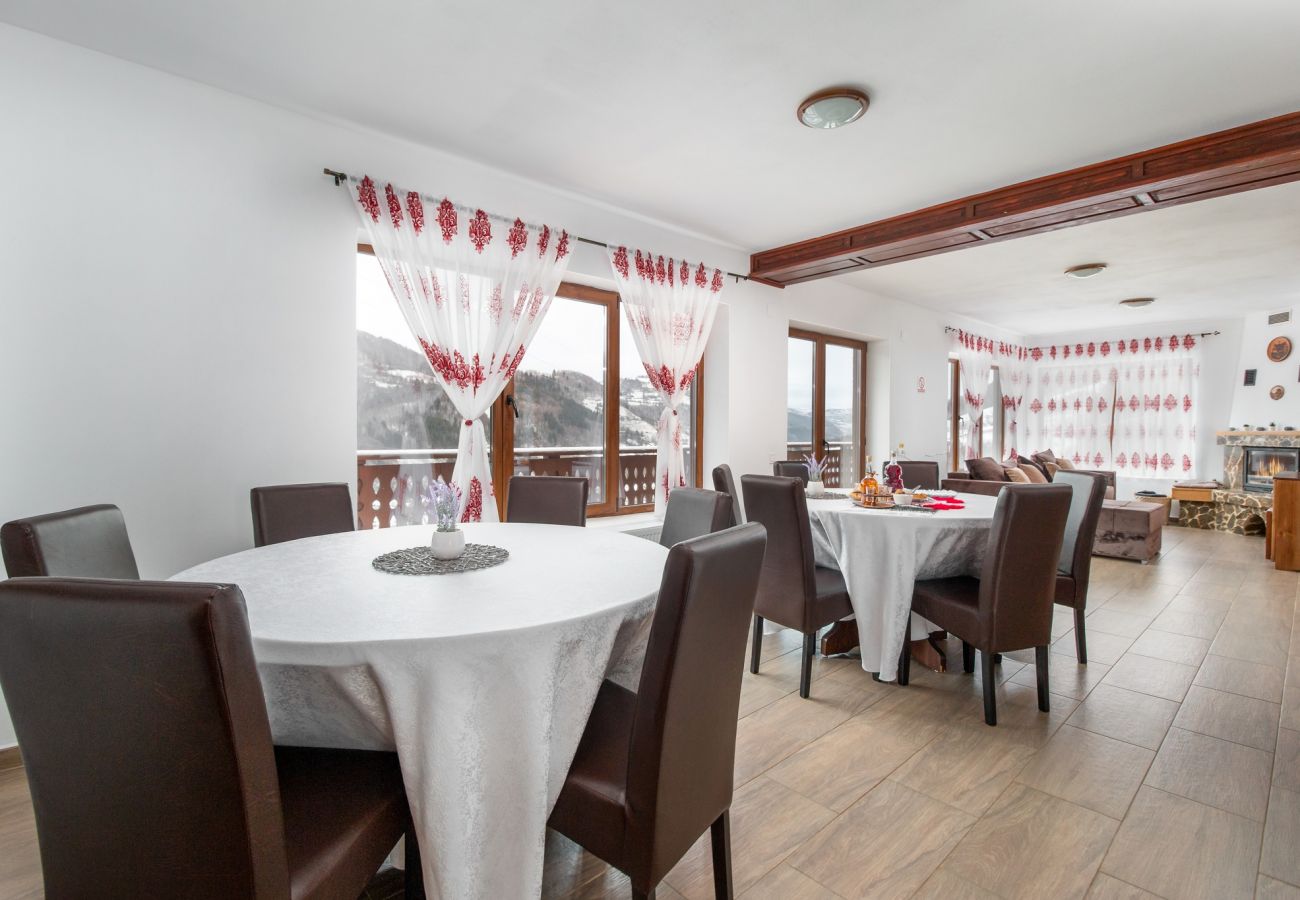 Rent by room in Vidra - Pensiunea Cascada C2