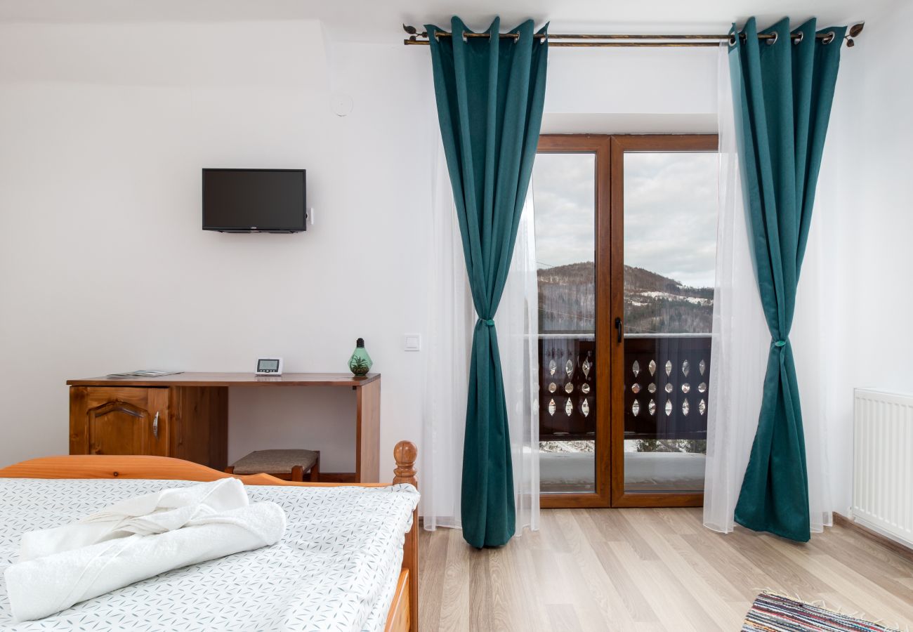 Rent by room in Vidra - Pensiunea Cascada C2