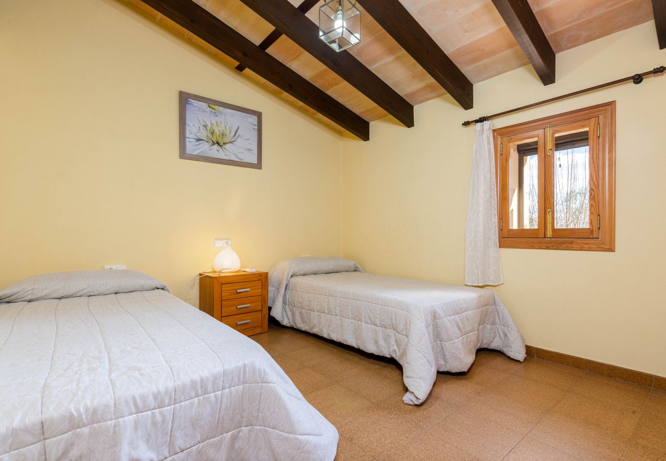 Villa in Petra - Cozy villa with private pool and barbecue in Mallorca center, Yourhouse Son Bosquer