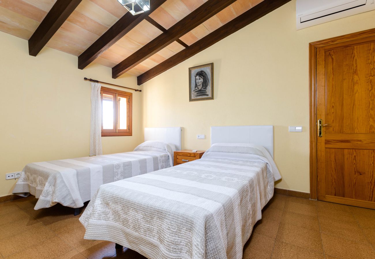 Villa in Petra - Cozy villa with private pool and barbecue in Mallorca center, Yourhouse Son Bosquer