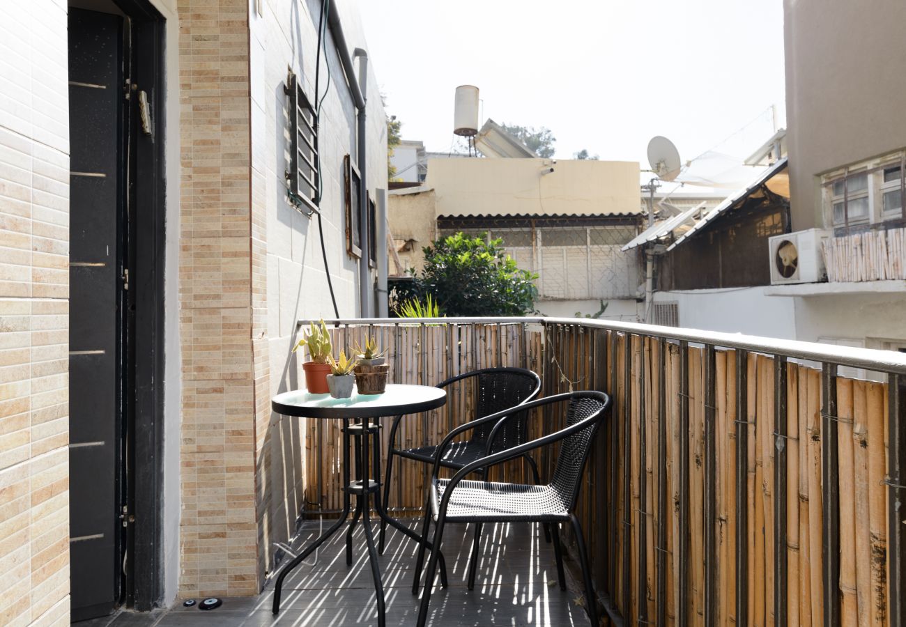 Studio in Tel Aviv - Jaffa - Quiet Studio near Beach & Market by FeelHome