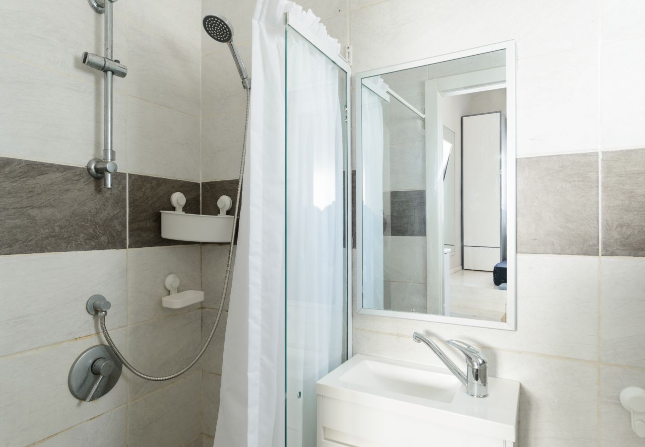 Studio in Tel Aviv - Jaffa - Quiet Studio near Beach & Market by FeelHome