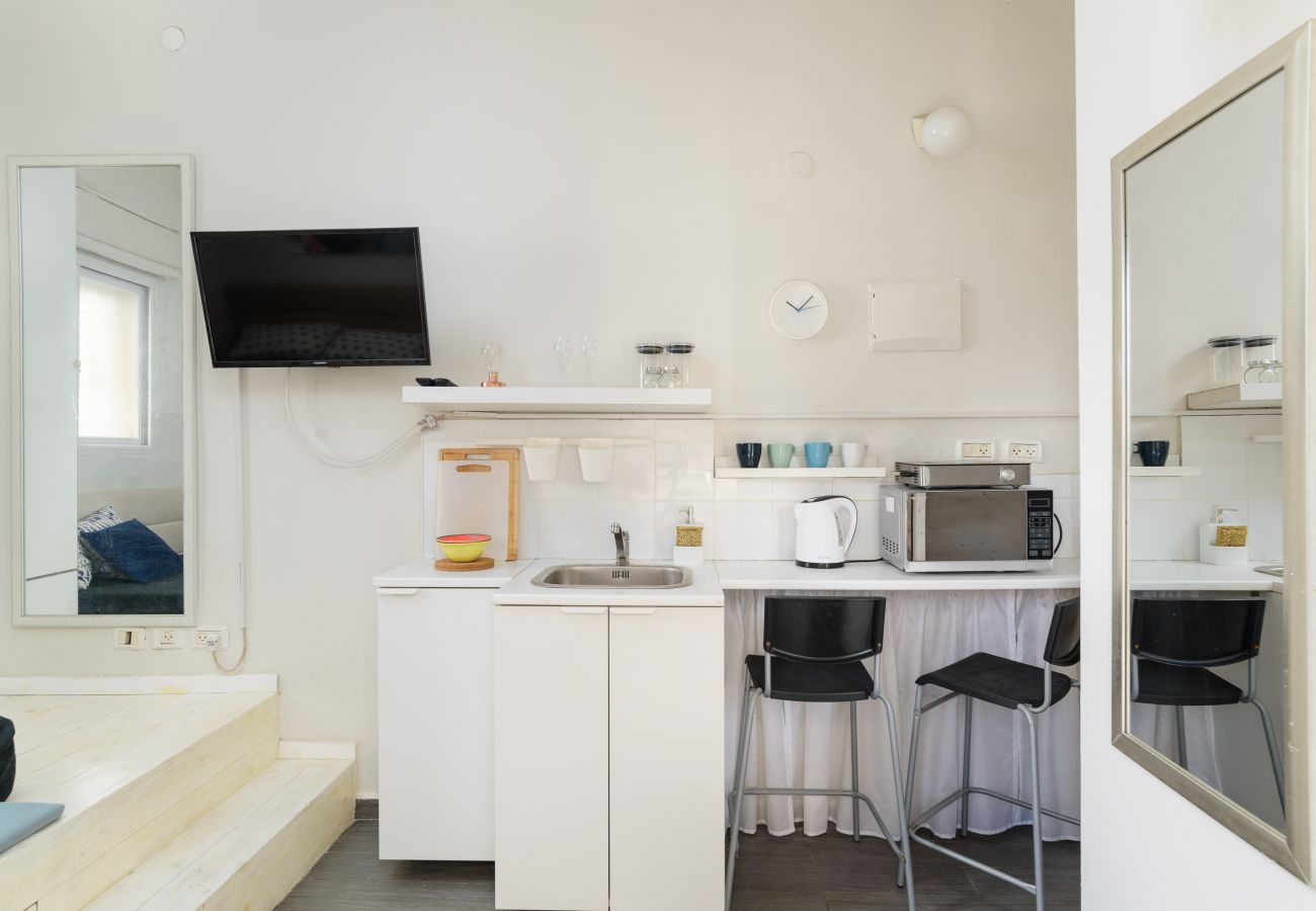 Studio in Tel Aviv - Jaffa - Quiet Studio near Beach & Market by FeelHome
