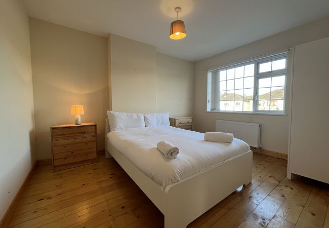  in Dublin - The Palmerstown Townhouse - Sleeps 5