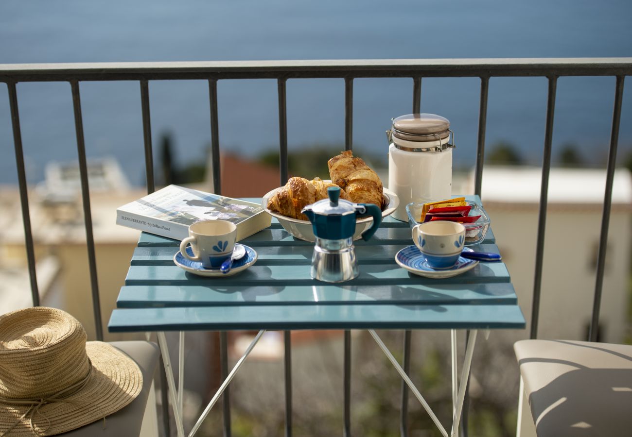 House in Praiano - Il Profumo dei Fiori Suite - Panoramic suite on Capri and Positano