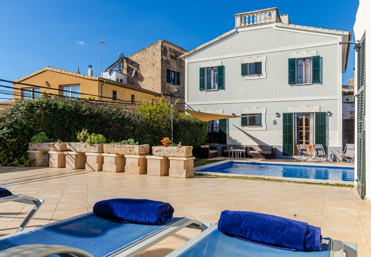 House in Llubi - YourHouse Can Bombarda, spacious villa with private pool