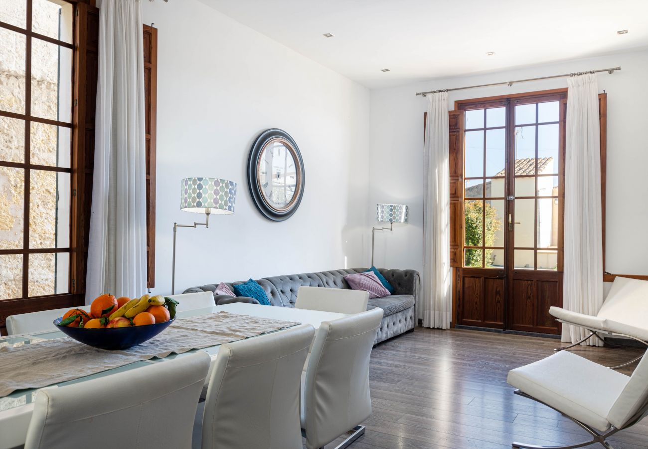 House in Llubi - YourHouse Can Bombarda, spacious villa with private pool
