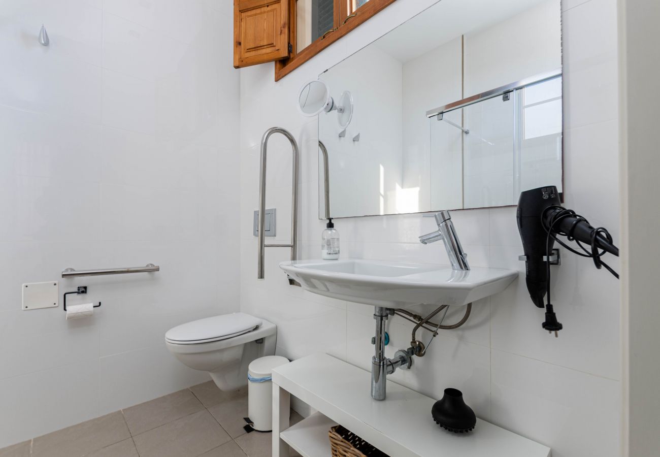House in Llubi - YourHouse Can Bombarda, spacious villa with private pool
