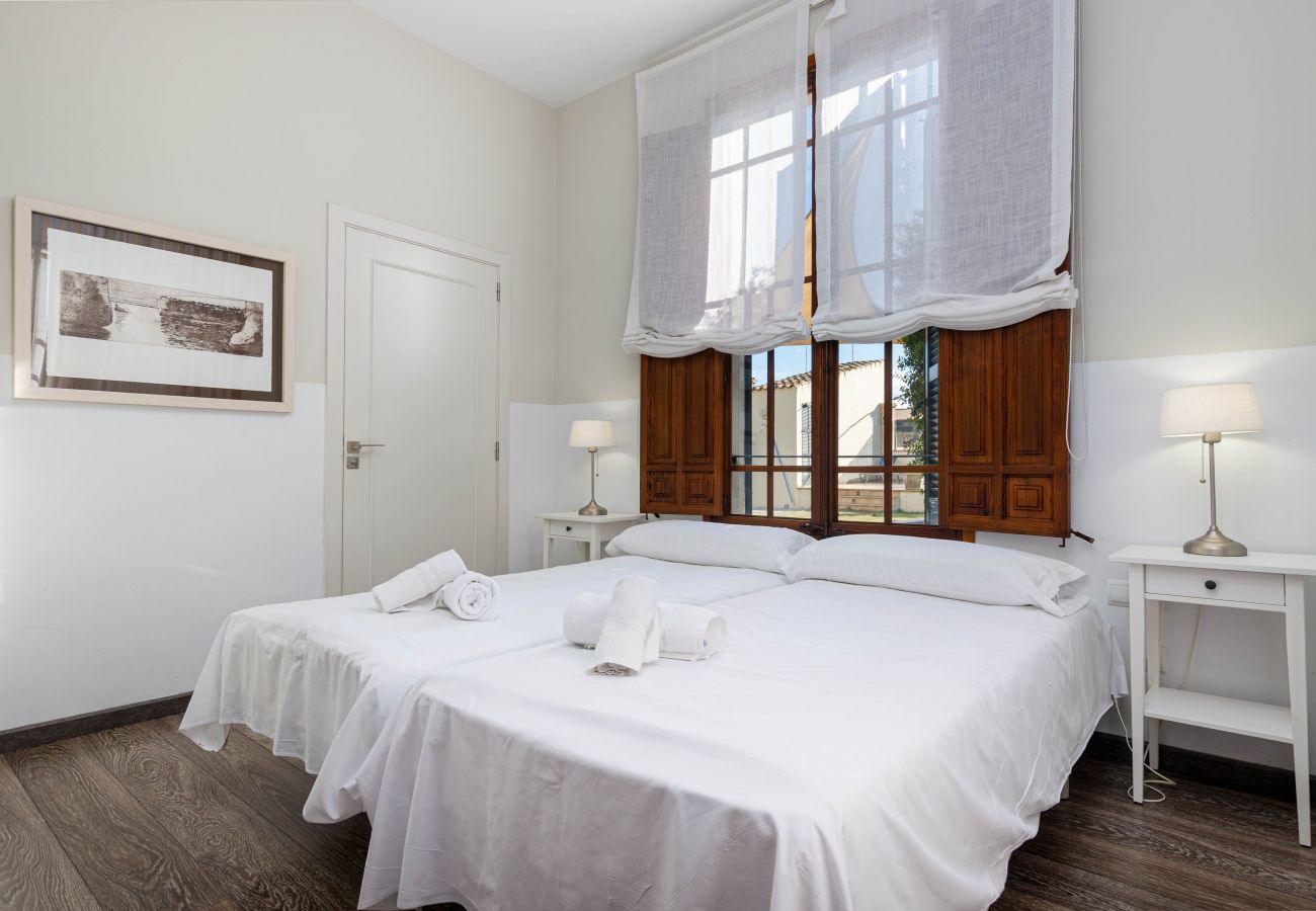 House in Llubi - YourHouse Can Bombarda, spacious villa with private pool