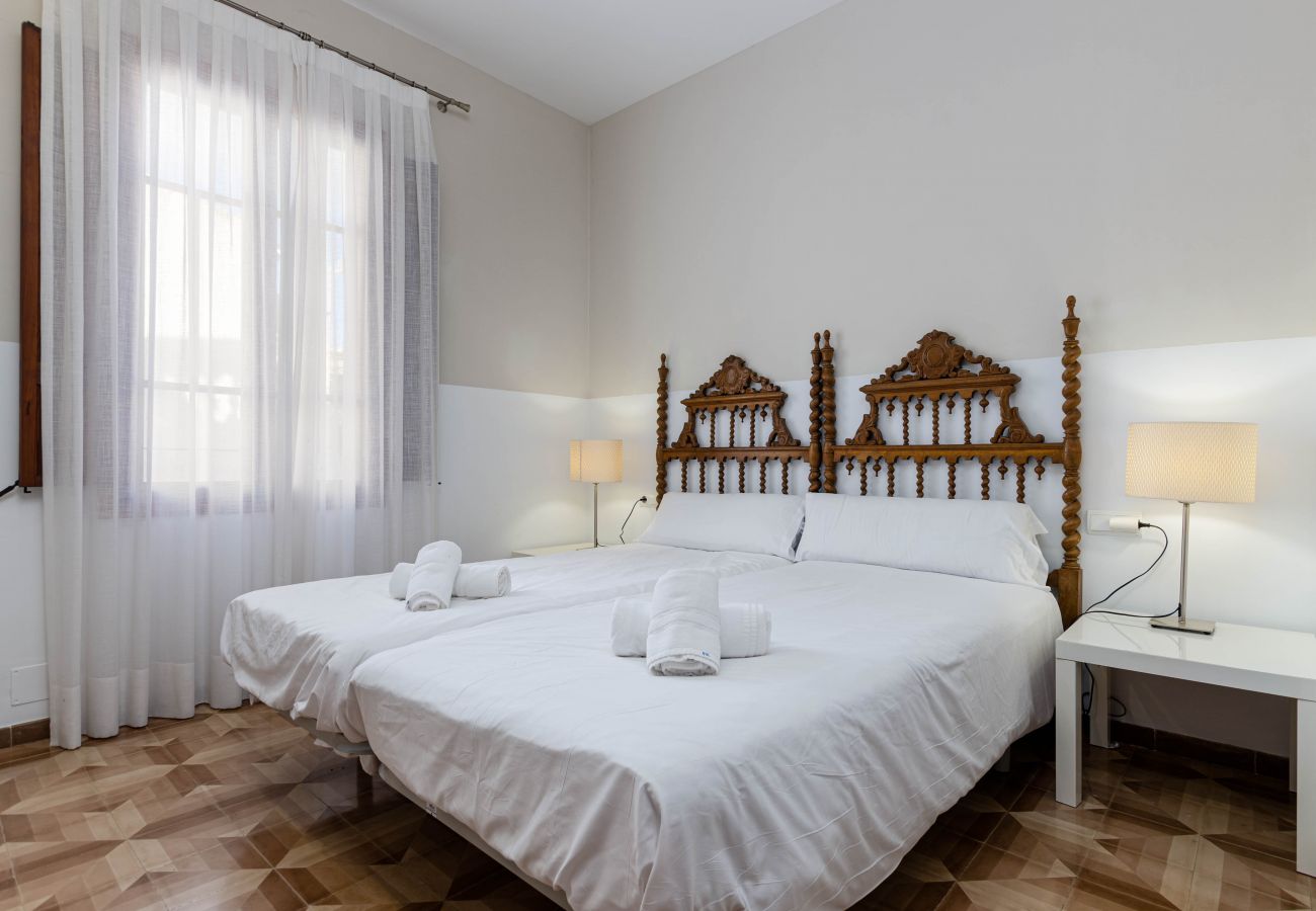 House in Llubi - YourHouse Can Bombarda, spacious villa with private pool