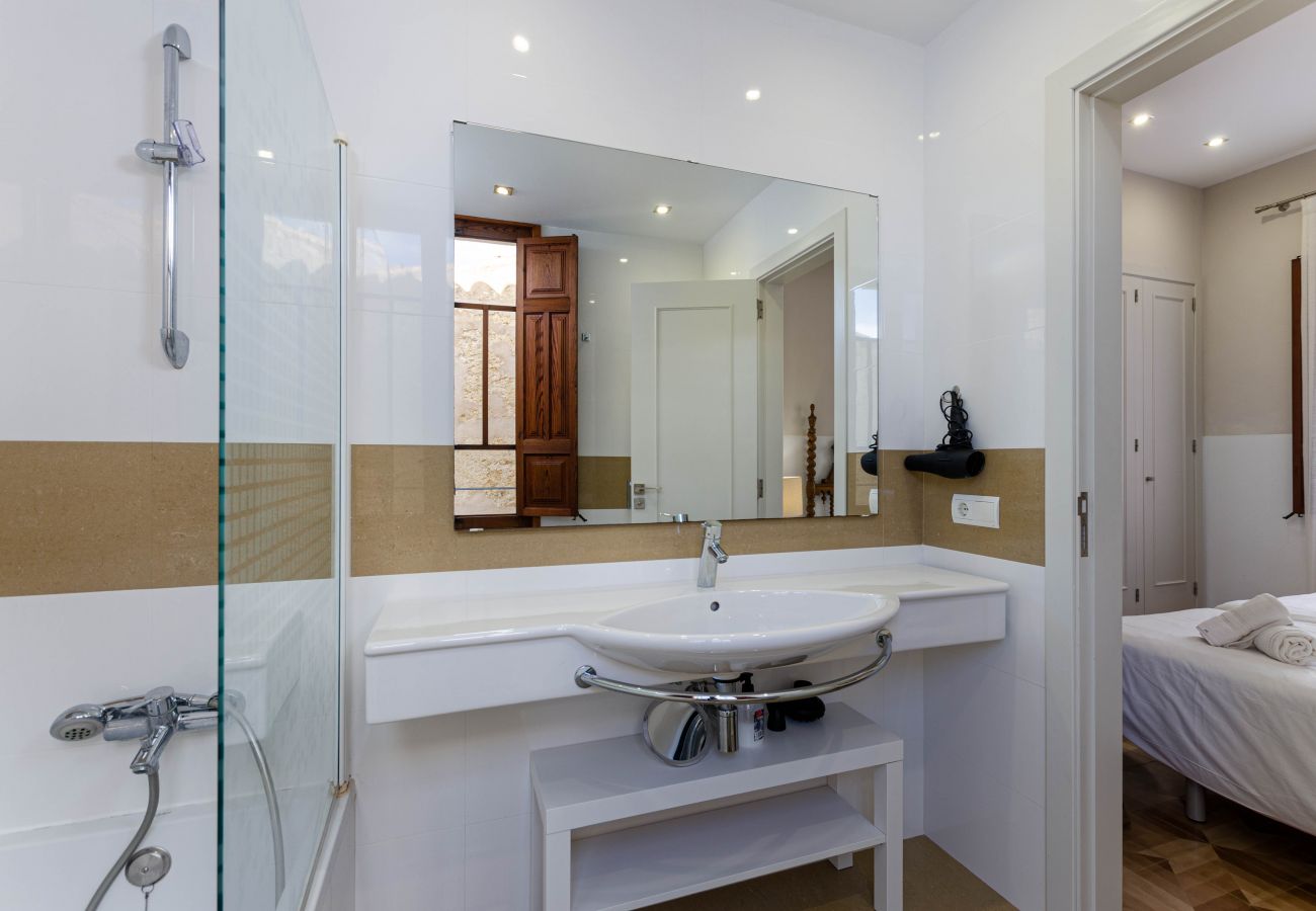 House in Llubi - YourHouse Can Bombarda, spacious villa with private pool