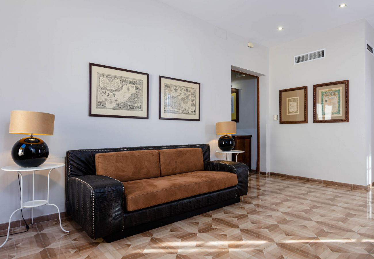 House in Llubi - YourHouse Can Bombarda, spacious villa with private pool